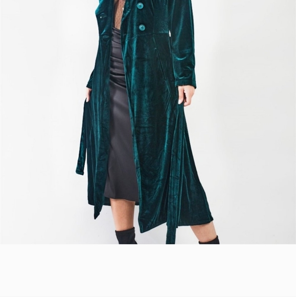 Green Velvet Long Sleeve Smoking Jacket - Picture 5 of 5